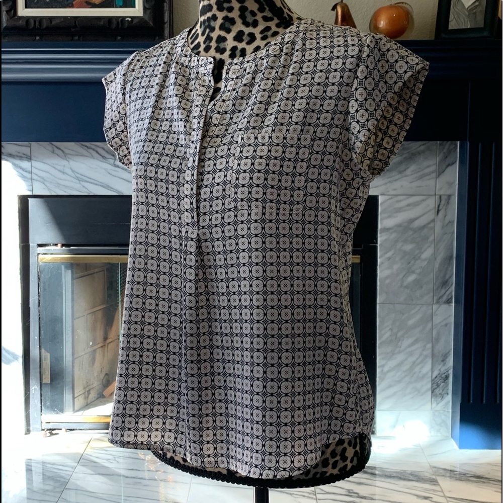 Liz Clairborne silky top, petite small